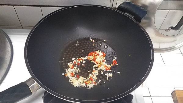 02冷油爆香.jpg