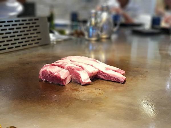 美國牛小排(生).jpg