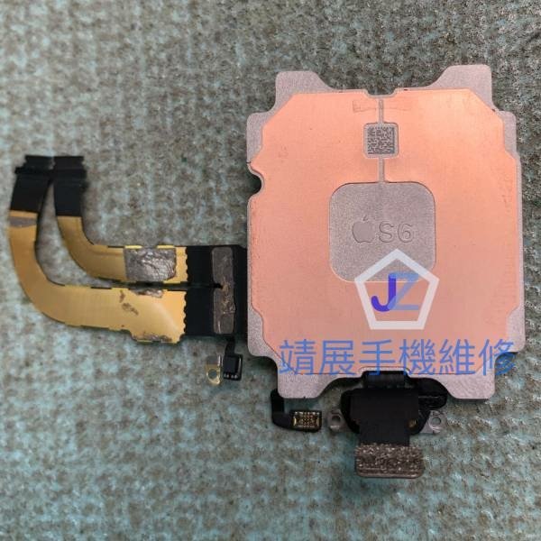 Apple Watch S6 44mm 主機板背面.jpg