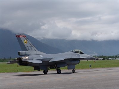 F-16 戰隼式戰鬥機