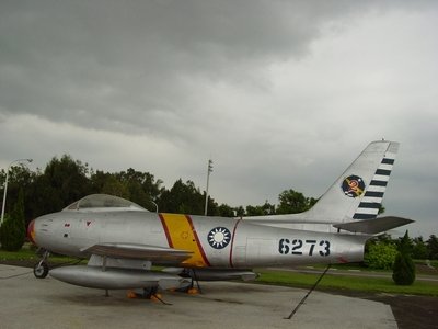 F-86F 軍刀式戰鬥轟炸機  Sabre