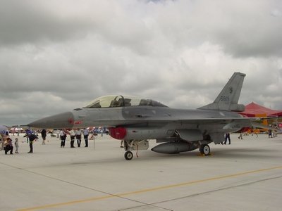 F-16 戰隼式戰鬥機 Fighting Falcon