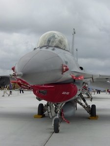 F-16 戰隼式戰鬥機  Fighting Falcon