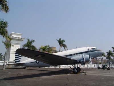 C-47 空中列車式運輸機