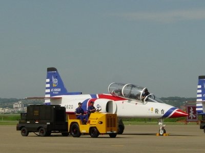 AT-3 自強號教練攻擊機 (AIDC)