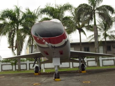 F-100F 超級軍刀式戰鬥教練機 Super Sabre