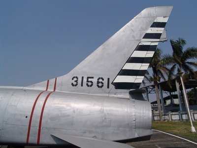 F-100A 超級軍刀式戰鬥轟炸機 Super Sabre