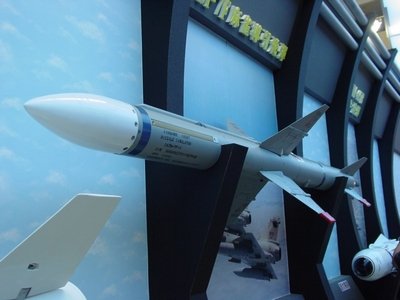 AIM-7F 麻雀地對空飛彈