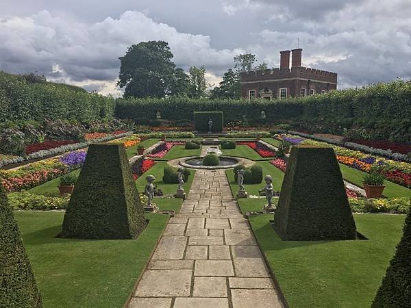 Hampton Court Palace