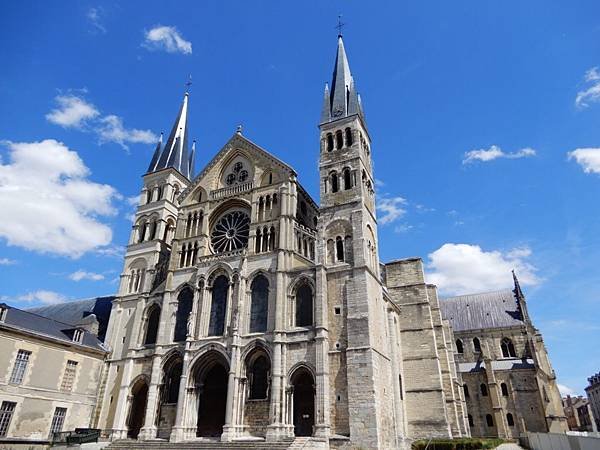 【法國%2F漢斯 Reims】Basilique Saint-Remi 聖雷米大教堂