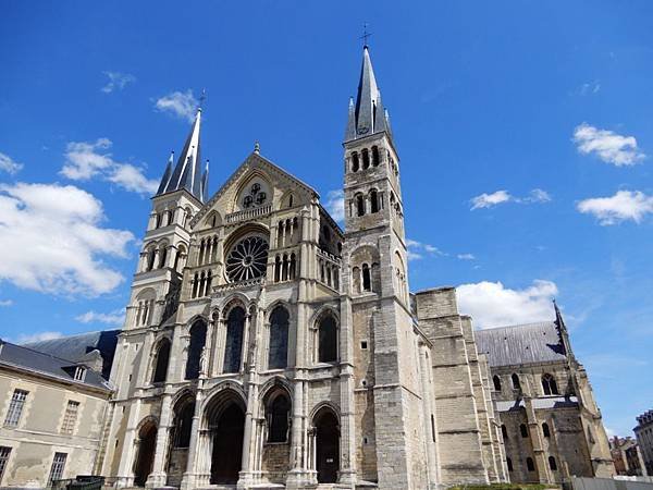 【法國%2F漢斯 Reims】Basilique Saint-Remi 聖雷米大教堂