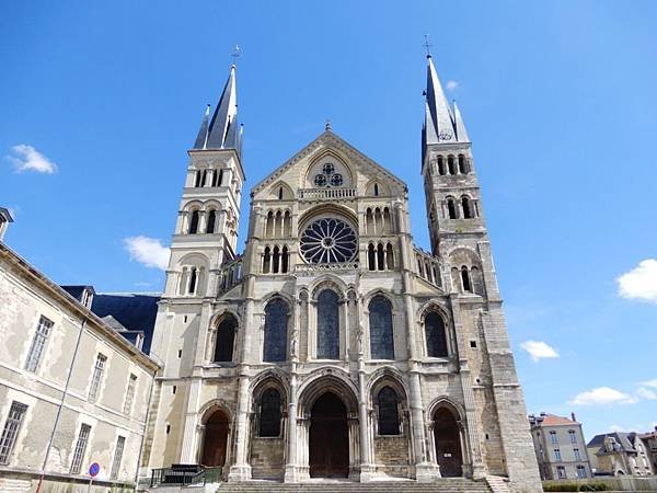 【法國%2F漢斯 Reims】Basilique Saint-Remi 聖雷米大教堂