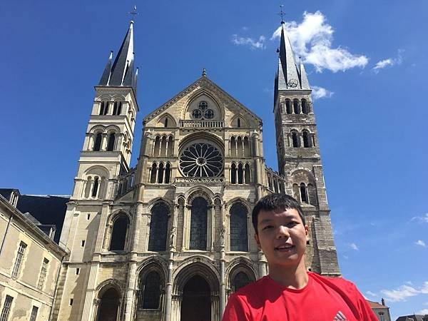 【法國%2F漢斯 Reims】Basilique Saint-Remi 聖雷米大教堂