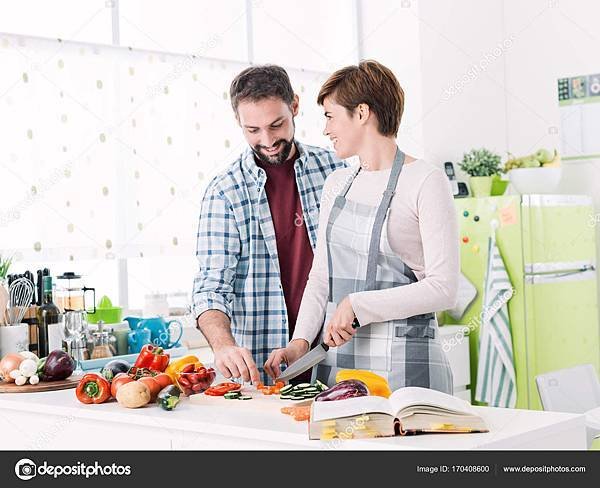 depositphotos_170408600-stock-photo-loving-couple-cooking-together.jpg