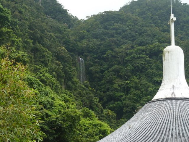 遠眺五峰旗第一瀑