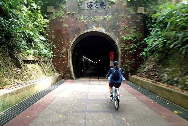 象鼻岩桃源谷一日趴趴走