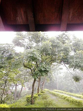 下起午後雷陣雨