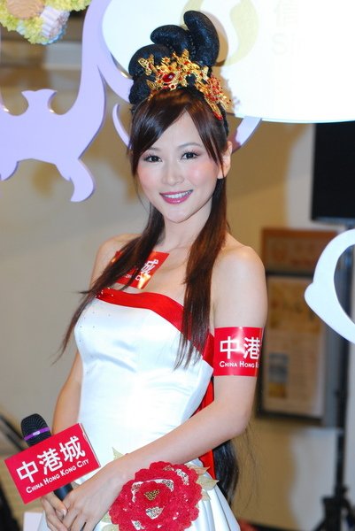 24諸葛亮後人 Marie Zhuge諸葛梓岐.jpg
