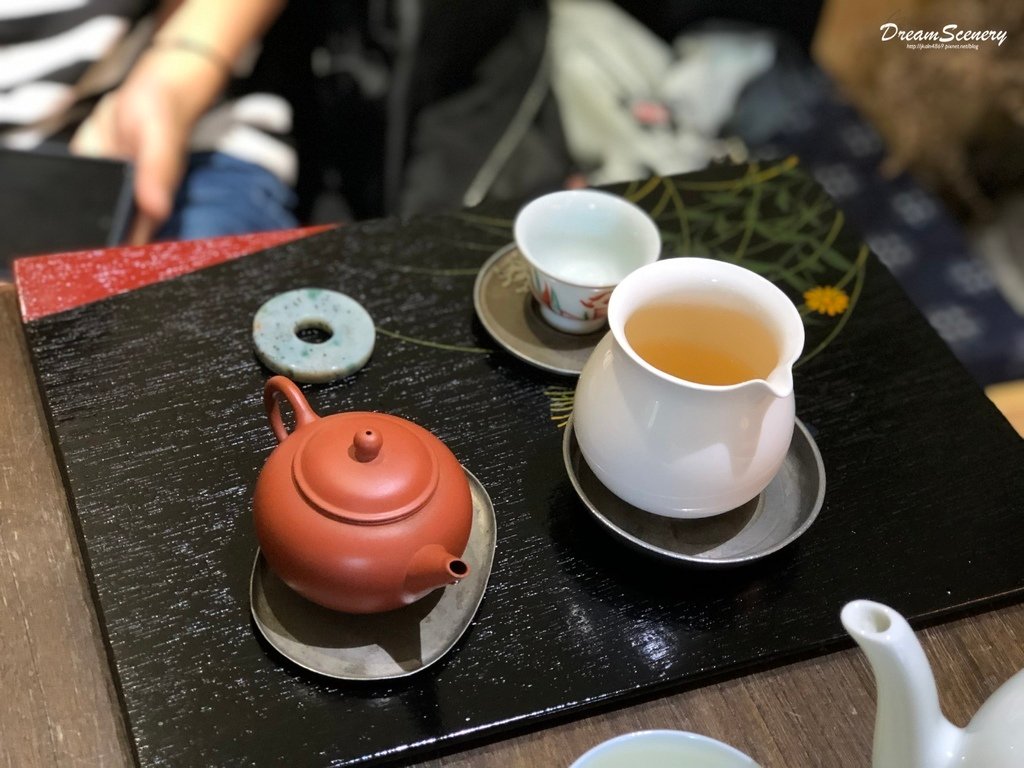 三日月茶空間 (和菓子)