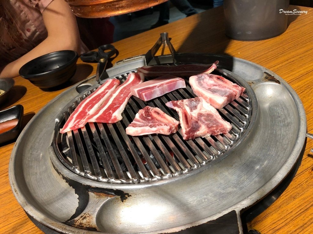 《肉倉》韓國烤肉吃到飽