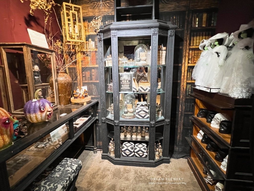 【美國-Los Angeles】充滿萬聖節、聖誕節的園藝用品