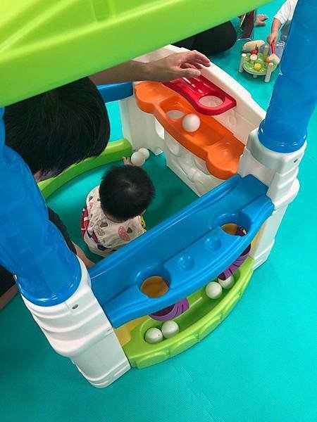 玩大玩具.jpg