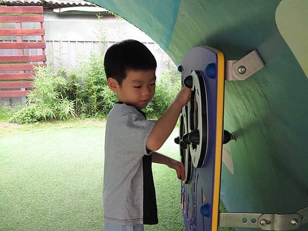 親子景點 ❤ 新北蘆洲兒五樓厝公園 ♪ 讓孩子盡情爬上爬下 