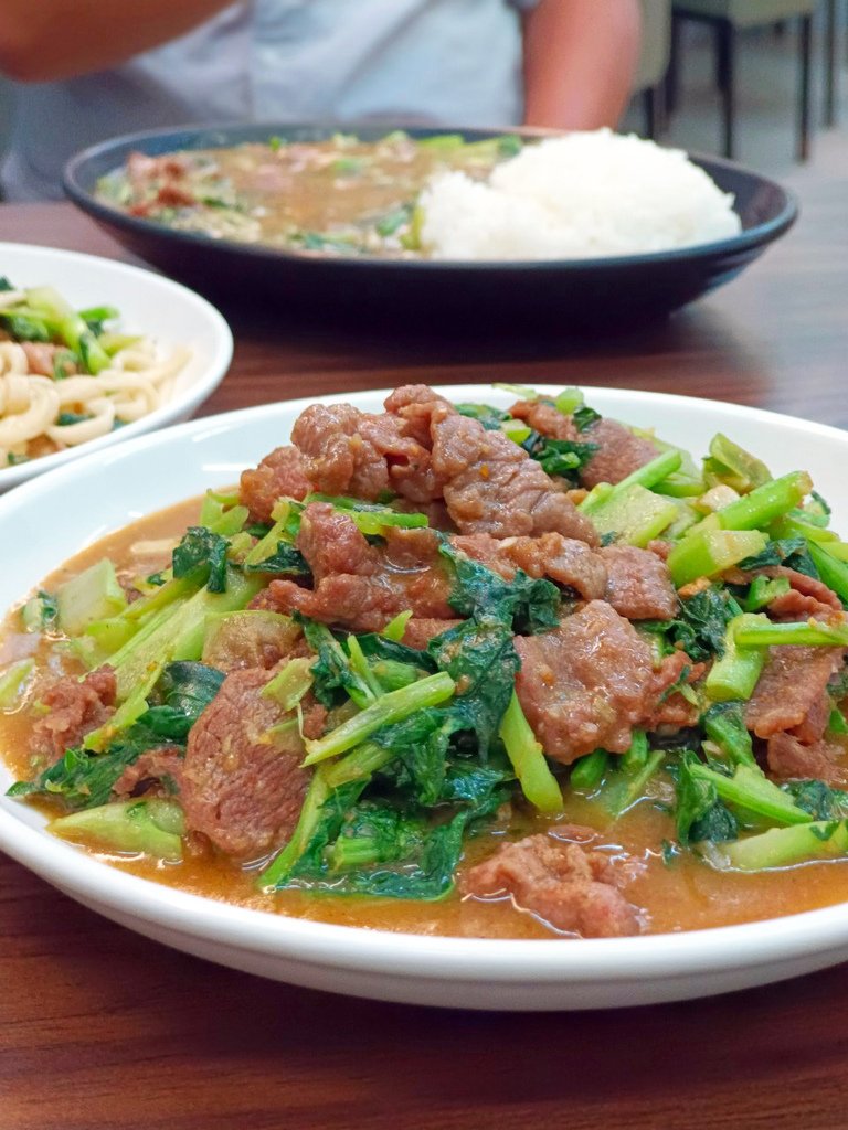 雲林美食,雲林美食餐廳,土庫美食推薦,張家牛肉麵,適合家庭聚餐,上班族用餐,牛肉燴飯,羊肉炒麵18.jpg