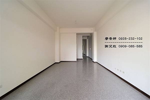 台中大里 立新學區 臨路電梯透店 (3)廖香婷0928232102歡迎鑑賞.JPG