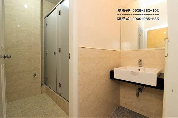 台中大里 立新學區 臨路電梯透店 (11)廖香婷0928232102歡迎鑑賞.JPG