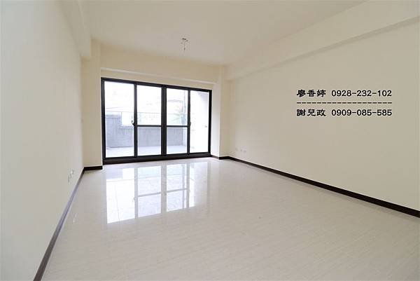 台中大里 立新學區 臨路電梯透店 (15)廖香婷0928232102歡迎鑑賞.JPG