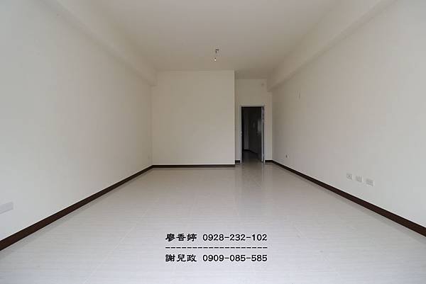 台中大里 立新學區 臨路電梯透店 (21)廖香婷0928232102歡迎鑑賞.JPG