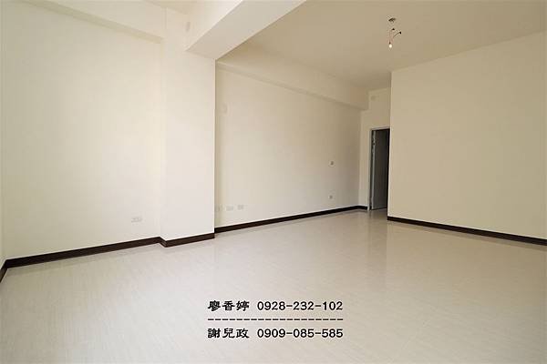 台中大里 立新學區 臨路電梯透店 (26)廖香婷0928232102歡迎鑑賞.JPG