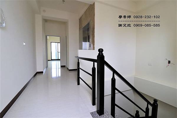 台中大里 立新學區 臨路電梯透店 (48)廖香婷0928232102歡迎鑑賞.JPG