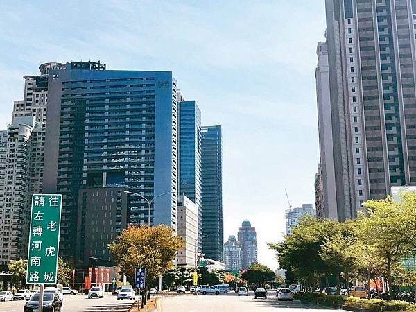 豐邑建設以每坪266.7萬元、總價66.5億元，購入七期市政路、河南路口2,493坪黃金角地，創台中七期市政中心土地交易新高價。 記者宋健生／攝影.jpg