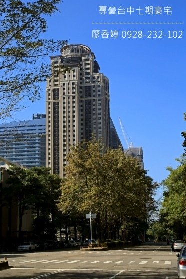 台中七期鋼骨新古典豪宅-親家雲硯-21(外觀照)(廖香婷0928-232102).jpg