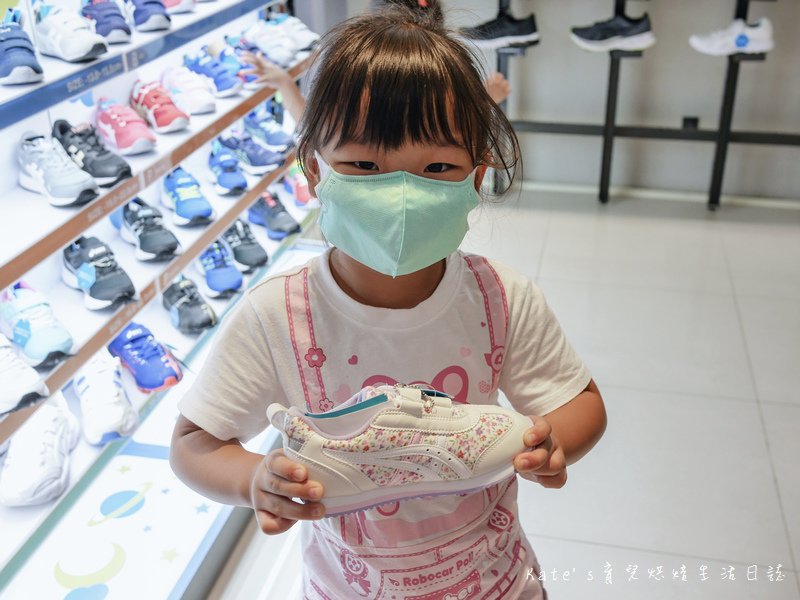 asics 亞瑟士童鞋 asics童鞋 童鞋推薦 幼兒運動鞋推薦11.jpg