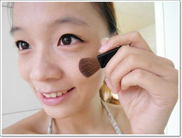 Lancome水感奇蹟粉底液14.jpg