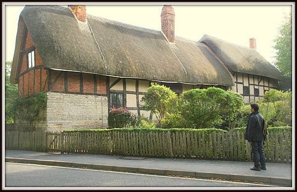 Anne Hathaways Cottage001