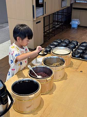 宜蘭礁溪品文旅 親子住宿高CP值 房間就能泡湯 還有早餐 下