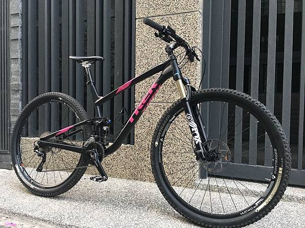 TREK TOP FUEL8