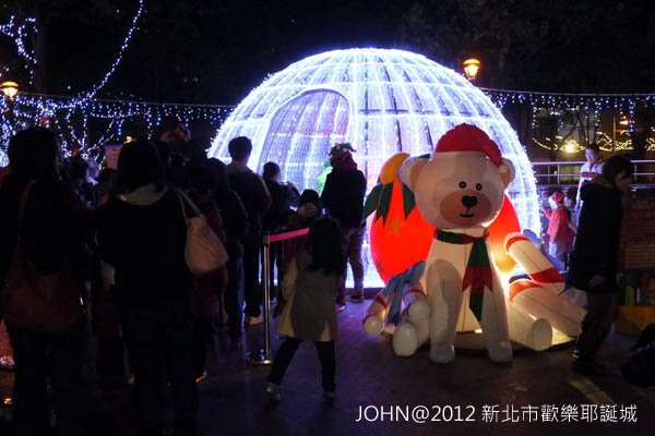 2012新北市歡樂耶誕城~市民廣場與板橋大遠百3