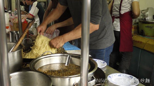 三峽天橋下光明路古早味炒麵3