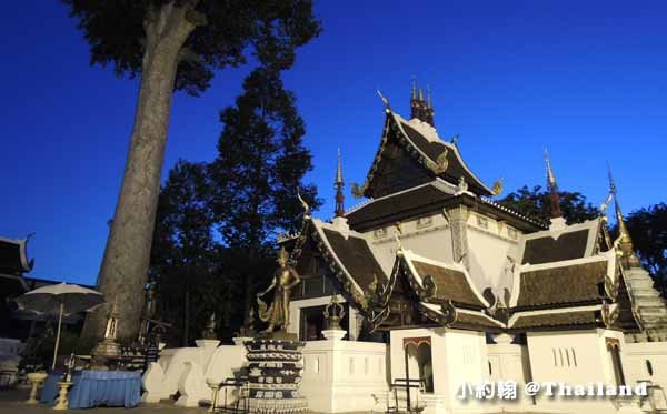 清邁佛寺Wat Chedi Luang柴迪隆寺(聖隆骨寺)晚上3.jpg