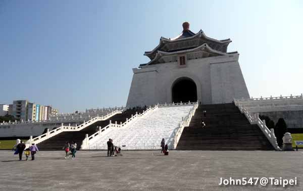 Taipei Travel Guide- National Chiang Kai-shek Memorial Hall