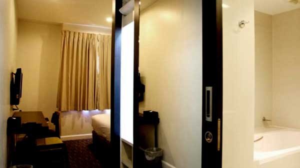 24 Twenty Inn Hotel@Phrom Phong ROOM3.jpg