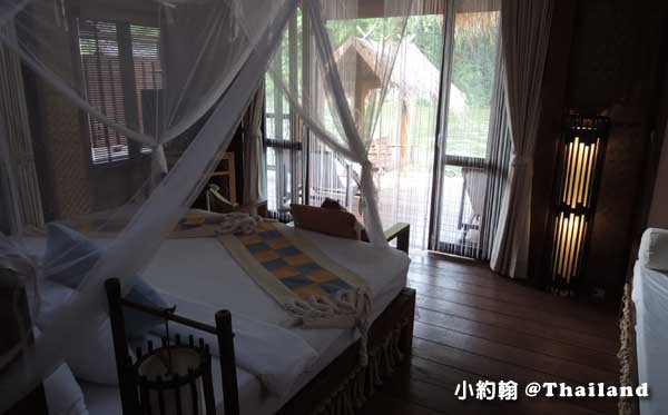 Floathouse River Kwai Resort room1.jpg