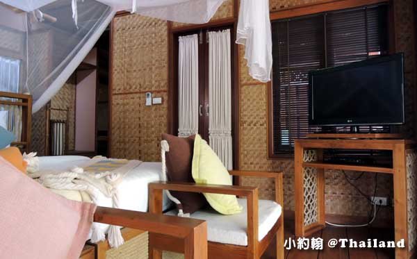 Floathouse River Kwai Resort room3.jpg