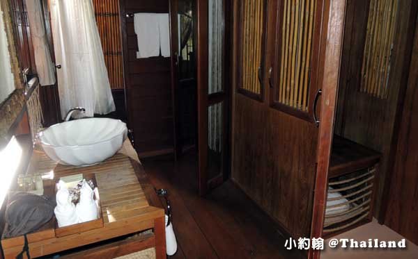 Floathouse River Kwai Resort room7.jpg