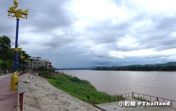 Chiang Khan Mekong River Public Park2.jpg